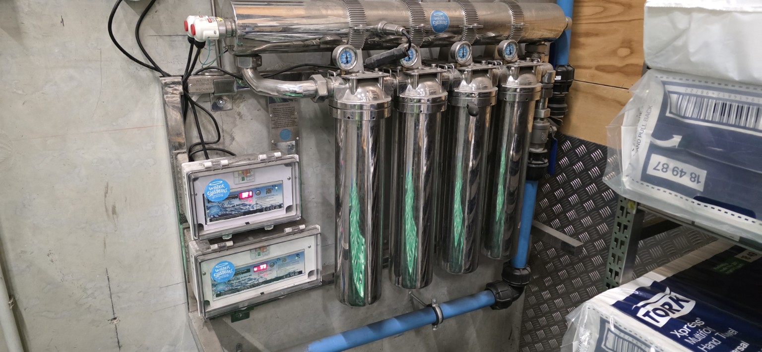 Large stainless filtration and UV installation