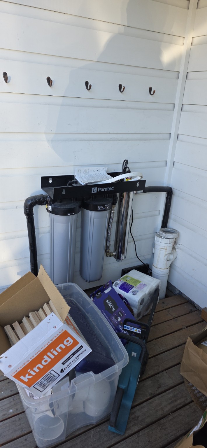 UV water treatment system